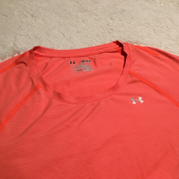 Under Armour Tops - Under Armour Heat Gear Fitted Short Sleeve Tee